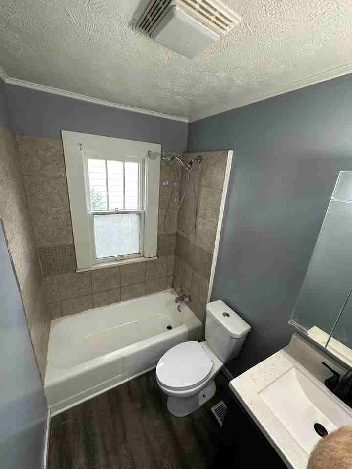 741 S Lake St - Photo 3 of 4