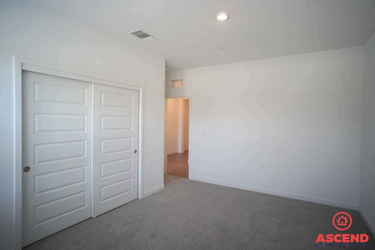 7414 Kiwi Meadow Ct - Photo 3 of 18