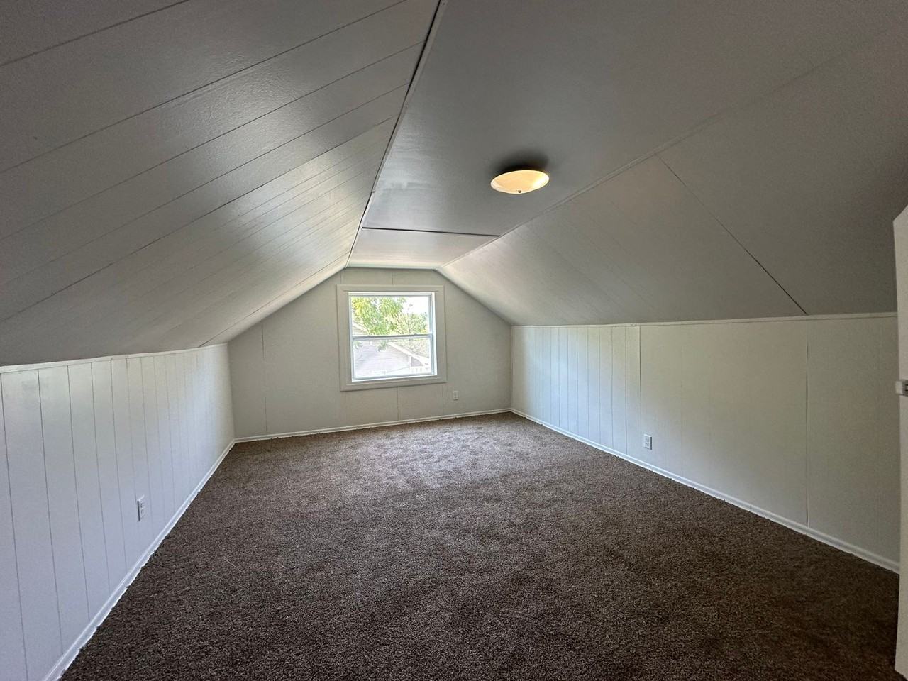 1202 Fairmount St - Photo 2 of 9