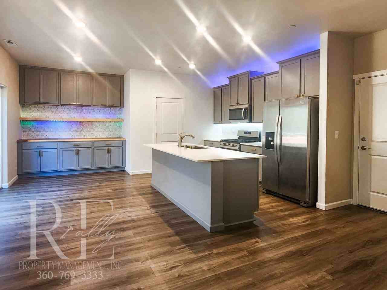 4796 Deadwood St - Photo 2 of 37