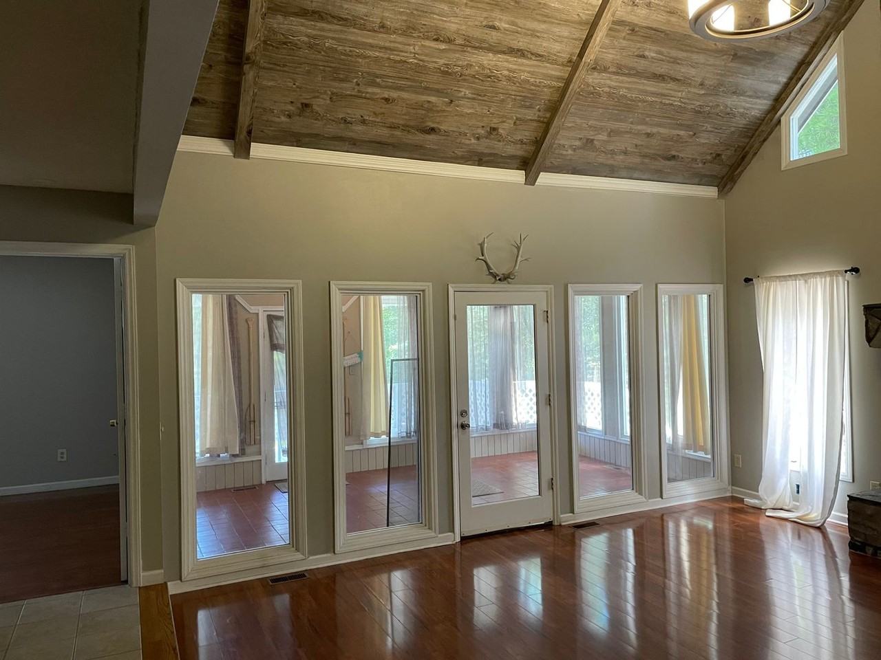 3209 Island Dr Se - Photo 4 of 42