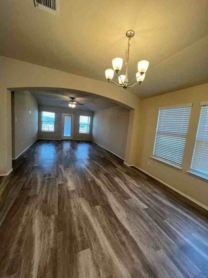 2928 Skinner Dr - Photo 3 of 8