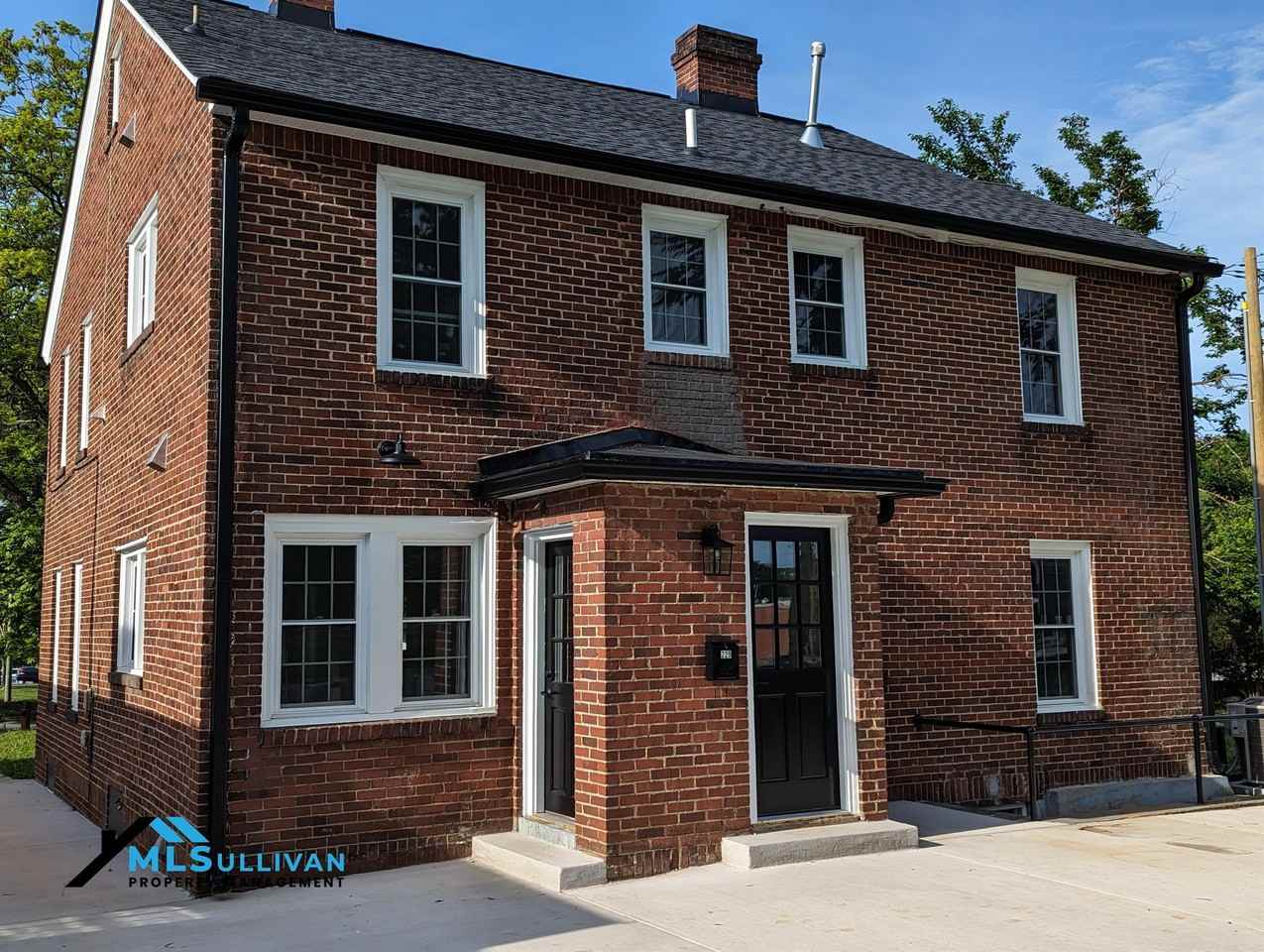 229 West Elm Street - Photo 2 of 19