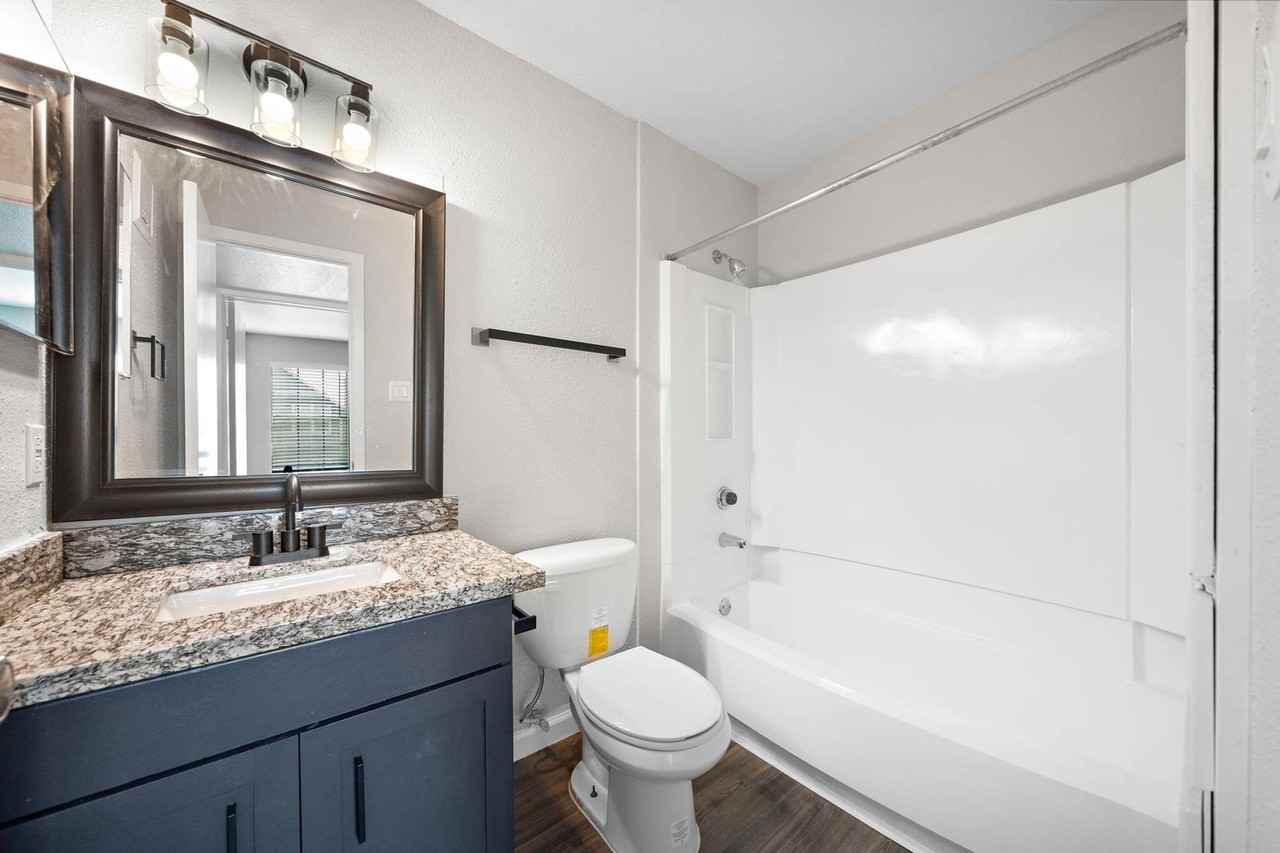 2701 2701 West Bellfort TX 77054 - Photo 2 of 5