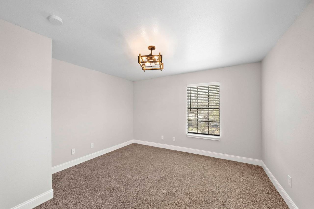 2701 2701 West Bellfort TX 77054 - Photo 3 of 5