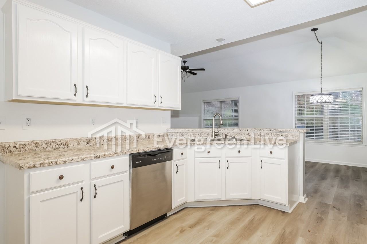 5990 Armistead St - Photo 6 of 14