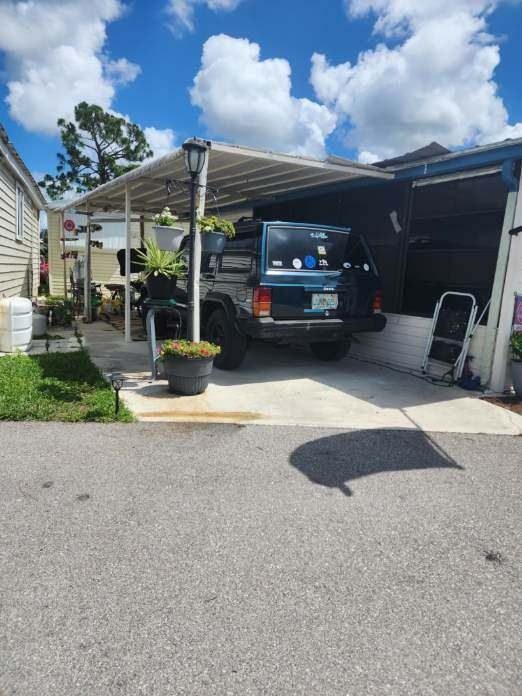 Sunseekers - Photo 2 of 12