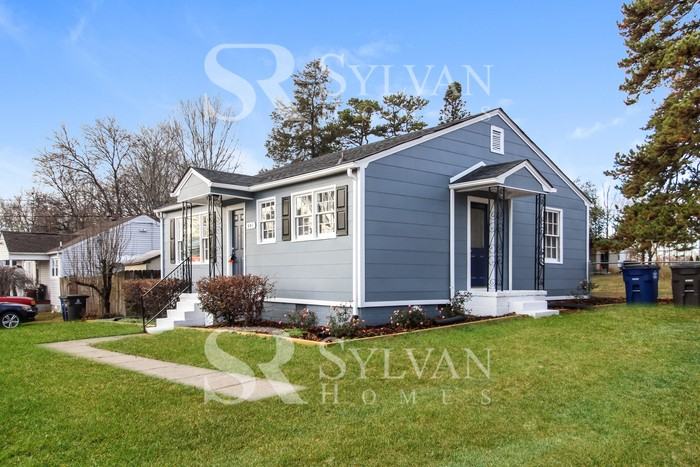 921 Elmhurst St - Photo 2 of 15