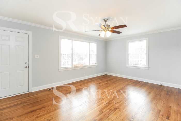 921 Elmhurst St - Photo 3 of 15