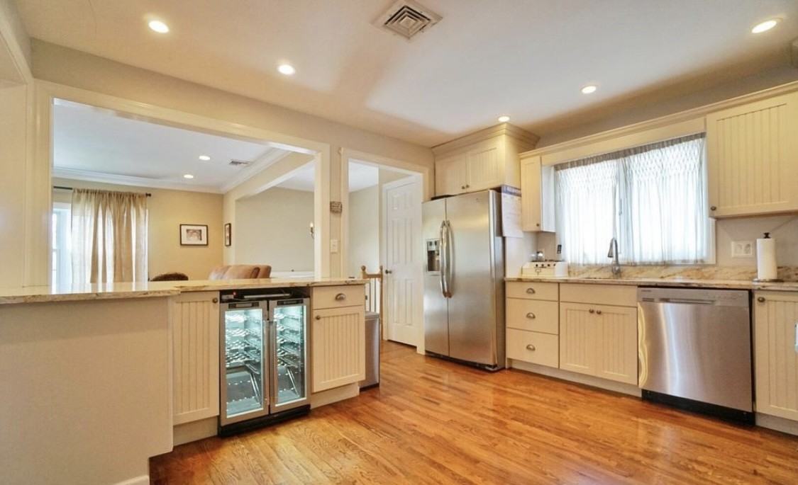 467 Ionia Ave #NA - Photo 3 of 17