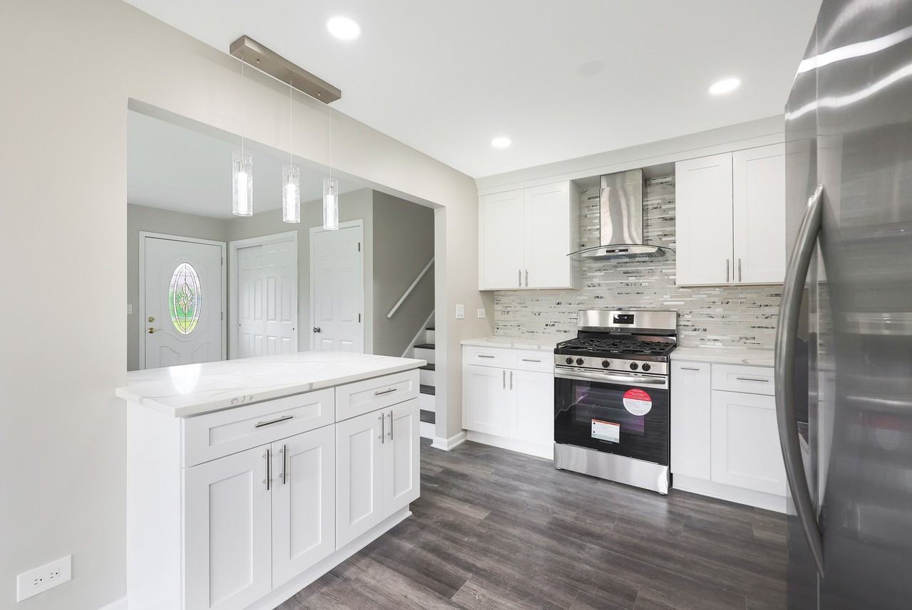 615 Renee Dr #NA - Photo 2 of 14