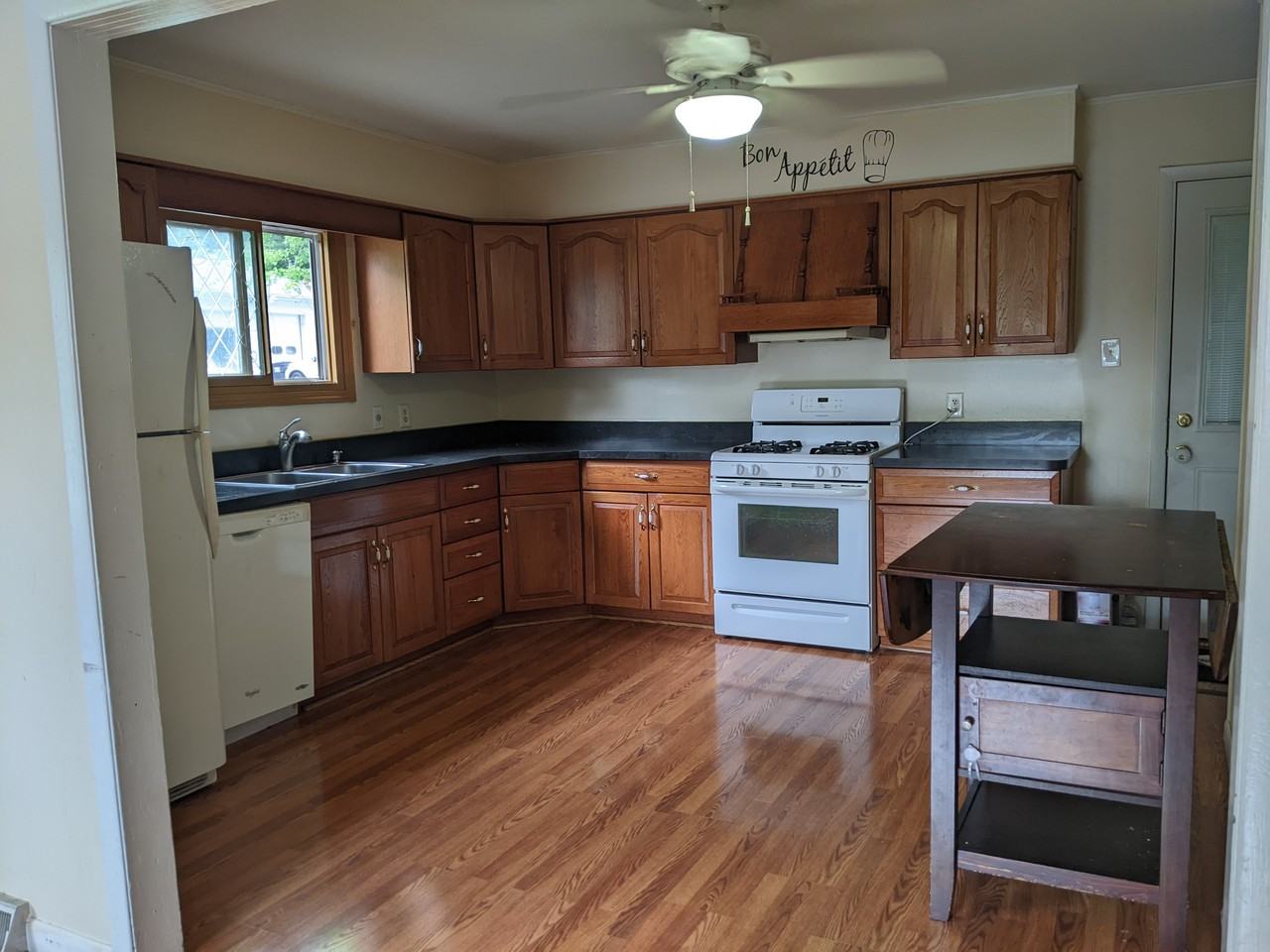 7 Midline Rd #3 - Photo 2 of 16