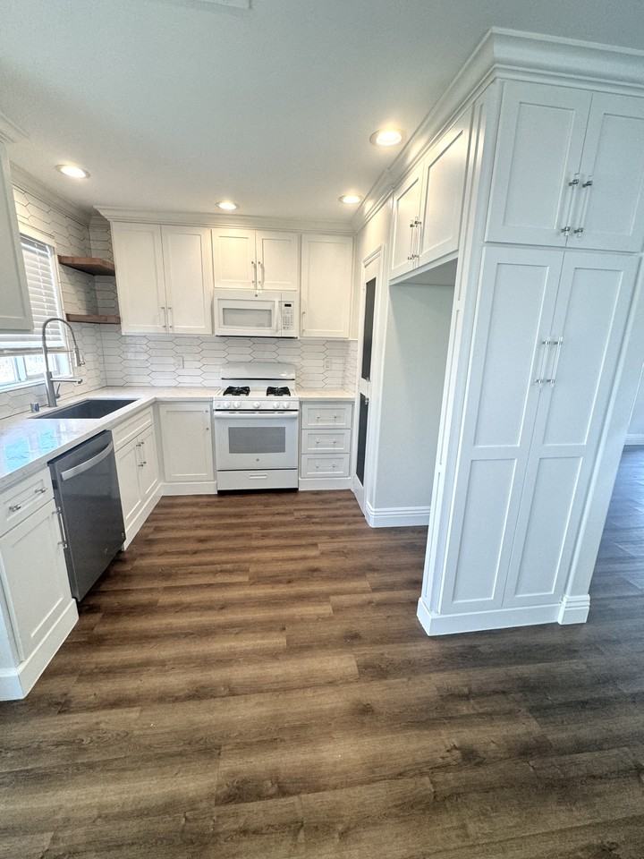 410 Dunkirk Ct #NA - Photo 3 of 8
