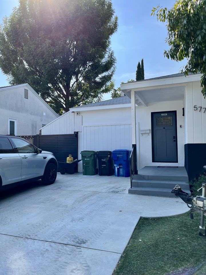 5779 Enfield Ave #NA - Photo 3 of 7