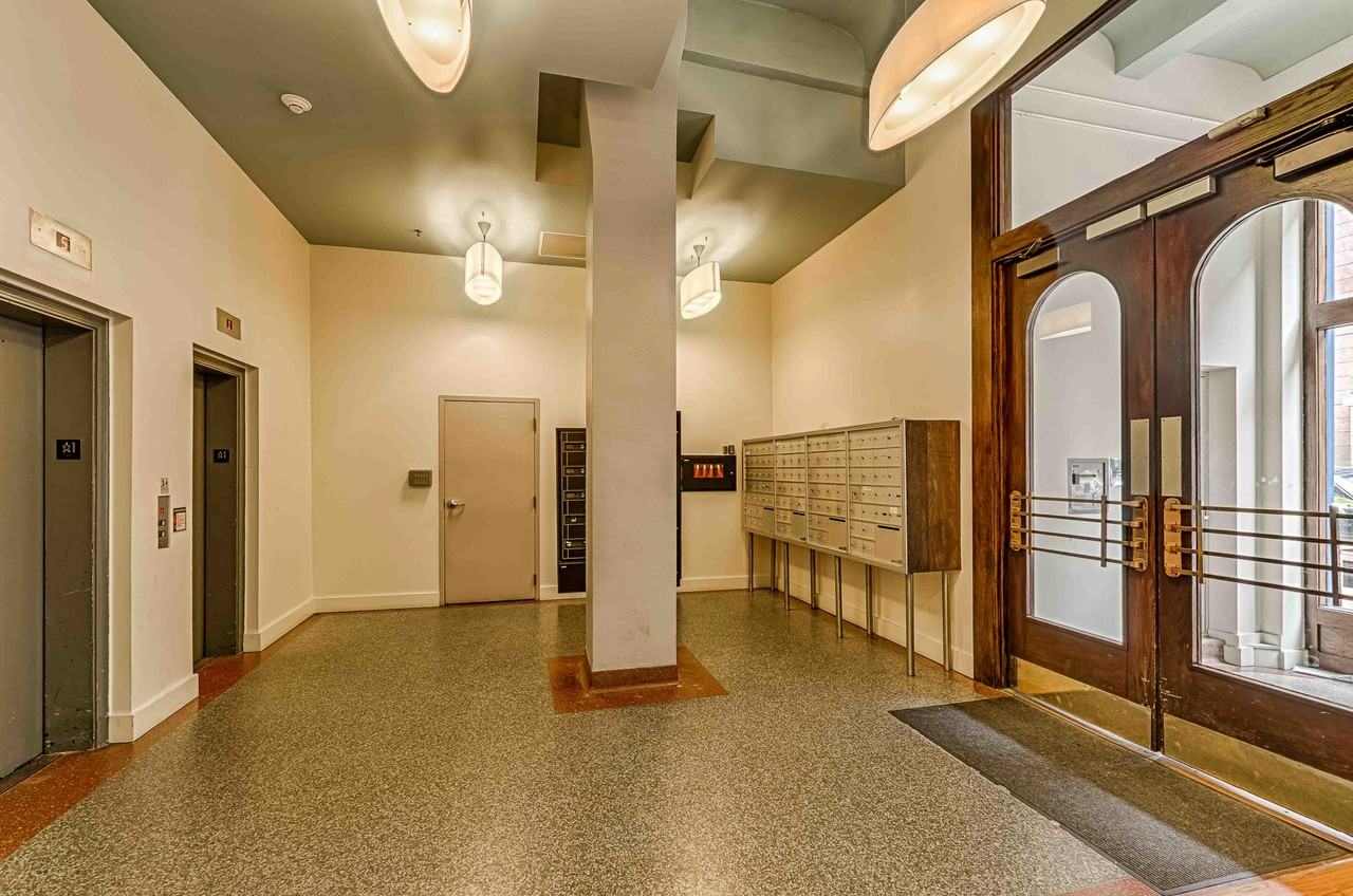 1136 Washington Ave #407 - Photo 5 of 31