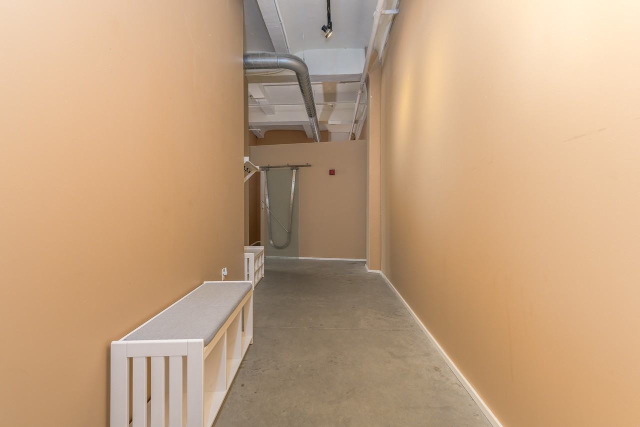 1136 Washington Ave #407 - Photo 7 of 31