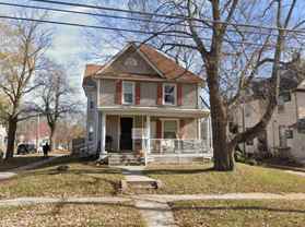 628 N. Linn St. apt. - Photo 1 of 1