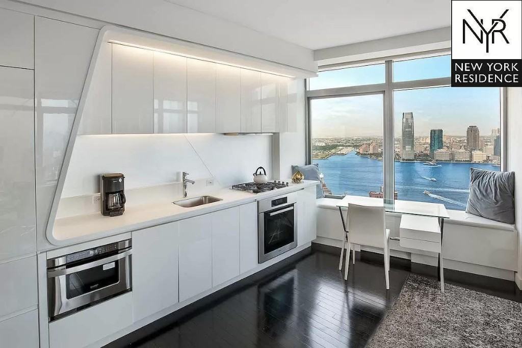 Washington St #45B - Photo 3 of 17