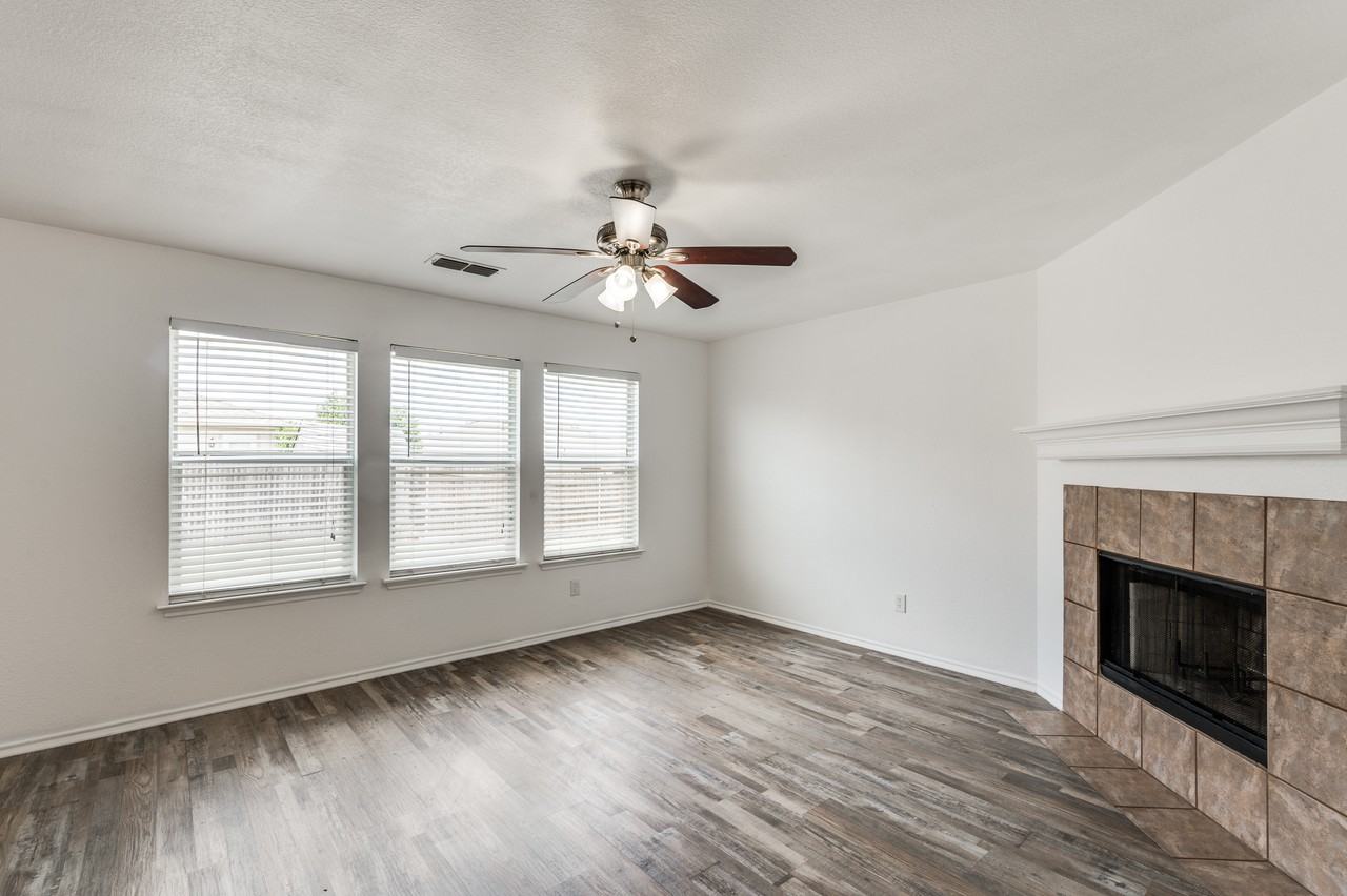 8101 Stanton Court - Photo 3 of 26