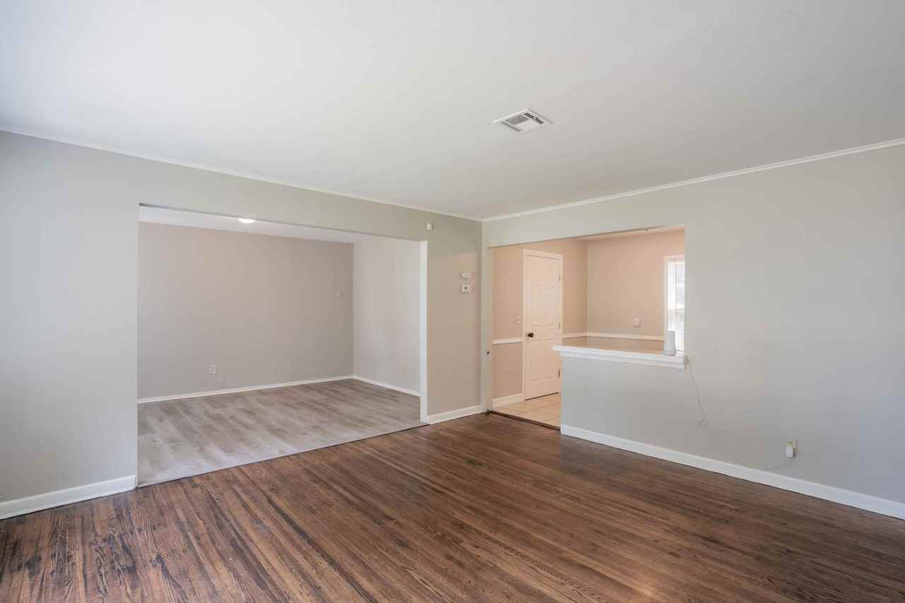 4537 N Kenosha Ave - Photo 3 of 10