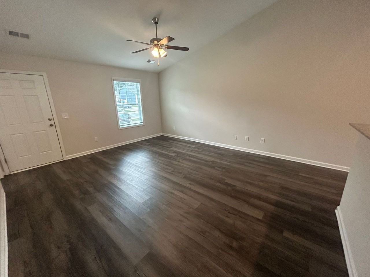 355 Conifer St - Photo 3 of 4