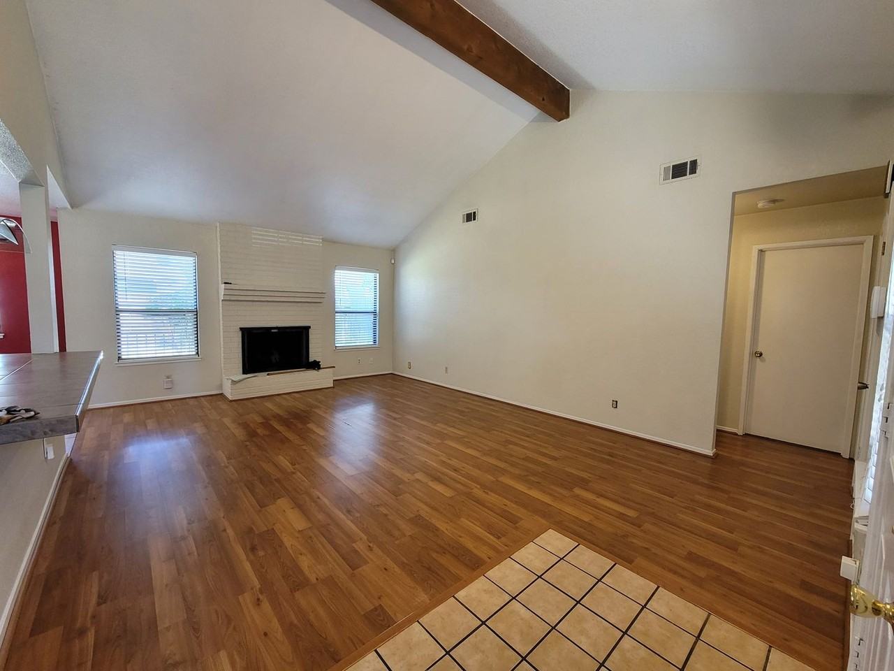3127 Sea Gull Ln - Photo 2 of 14