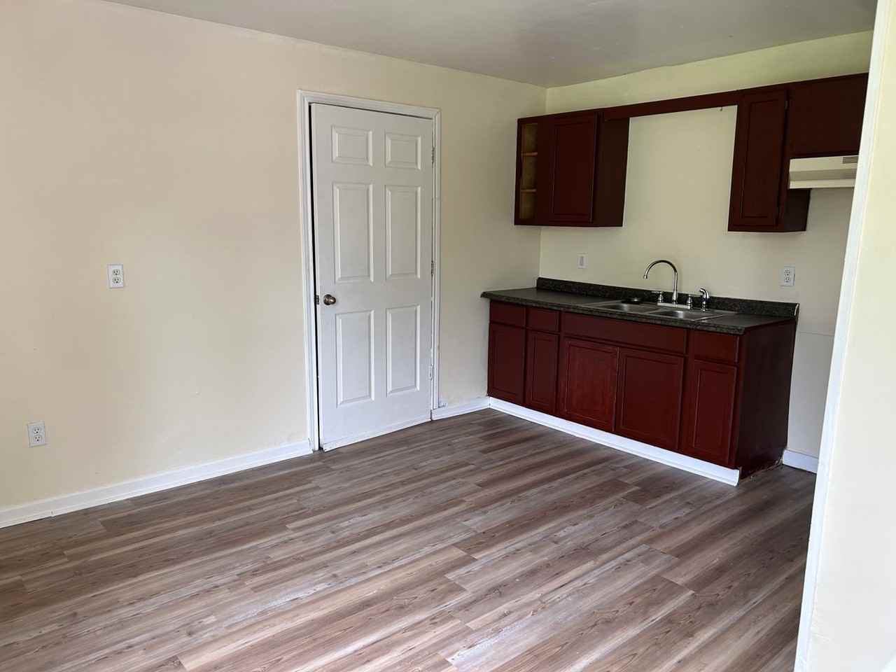 198 Pike Ave - Photo 2 of 13