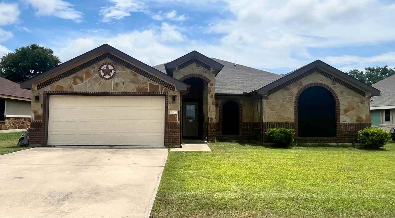 9502 Taylor Renee Dr - Photo 2 of 24