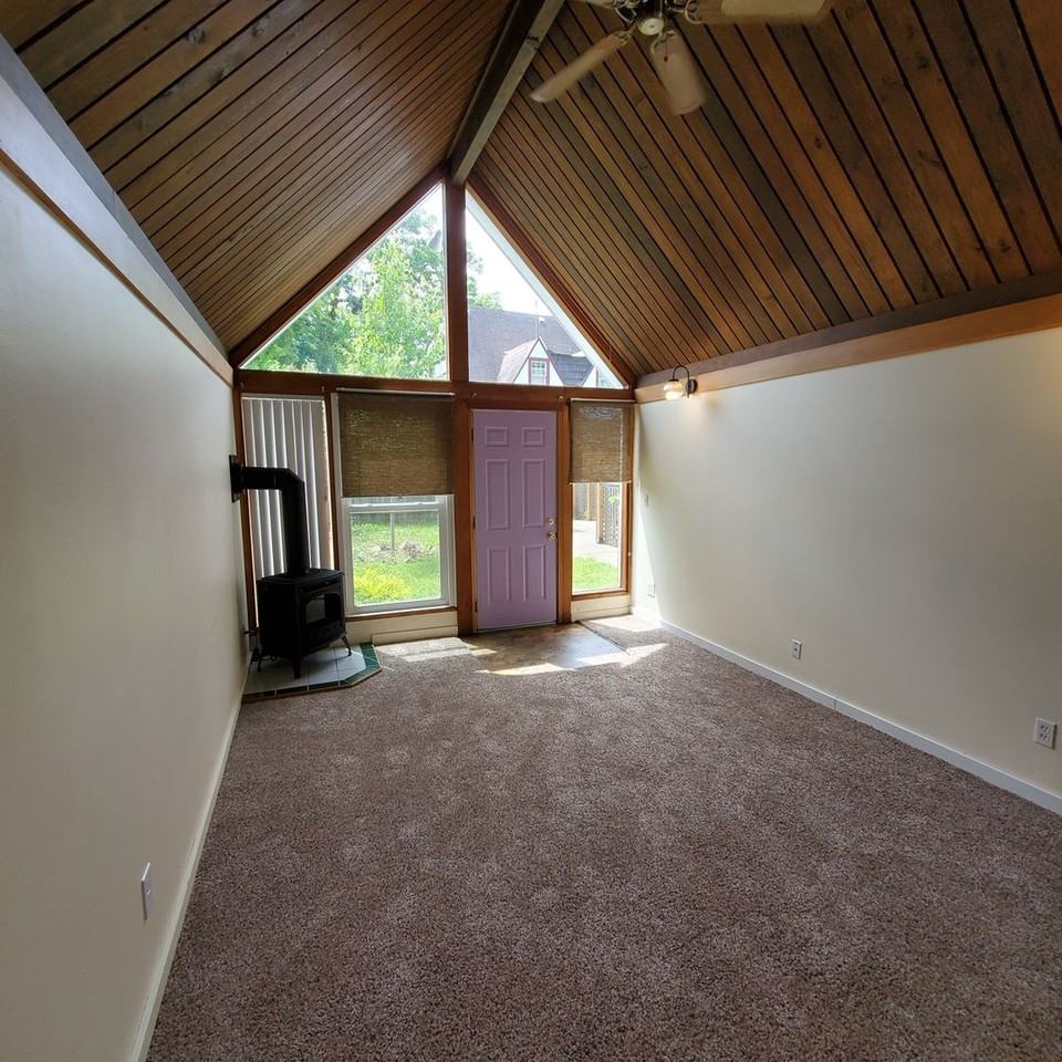 1508 15th Ave Sw - Photo 3 of 20