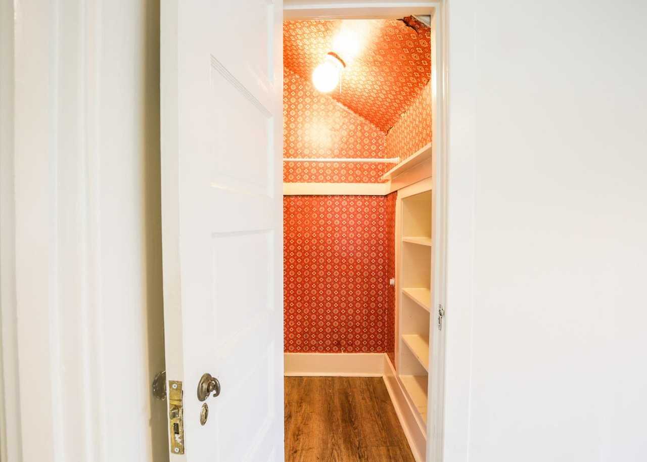 233B Chapel Ave - Photo 4 of 32