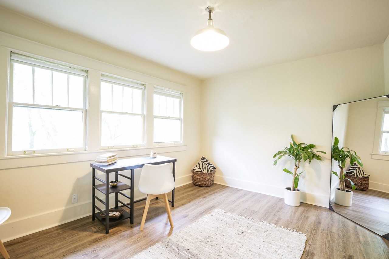 233B Chapel Ave - Photo 5 of 32