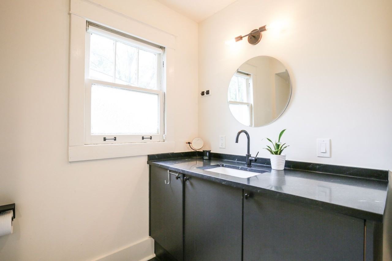 233B Chapel Ave - Photo 6 of 32