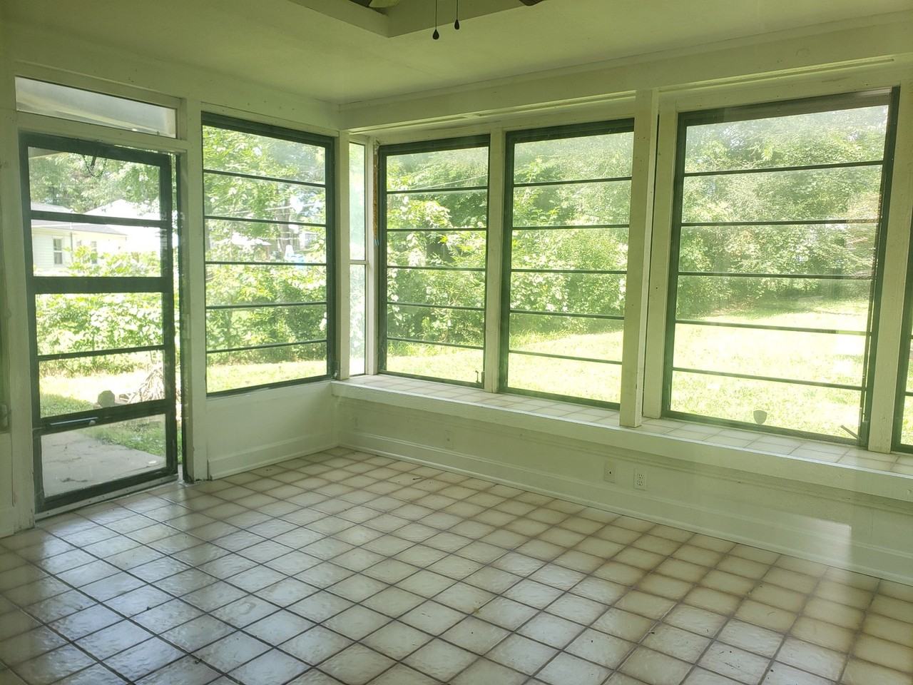 6017 Farley Ave - Photo 7 of 21