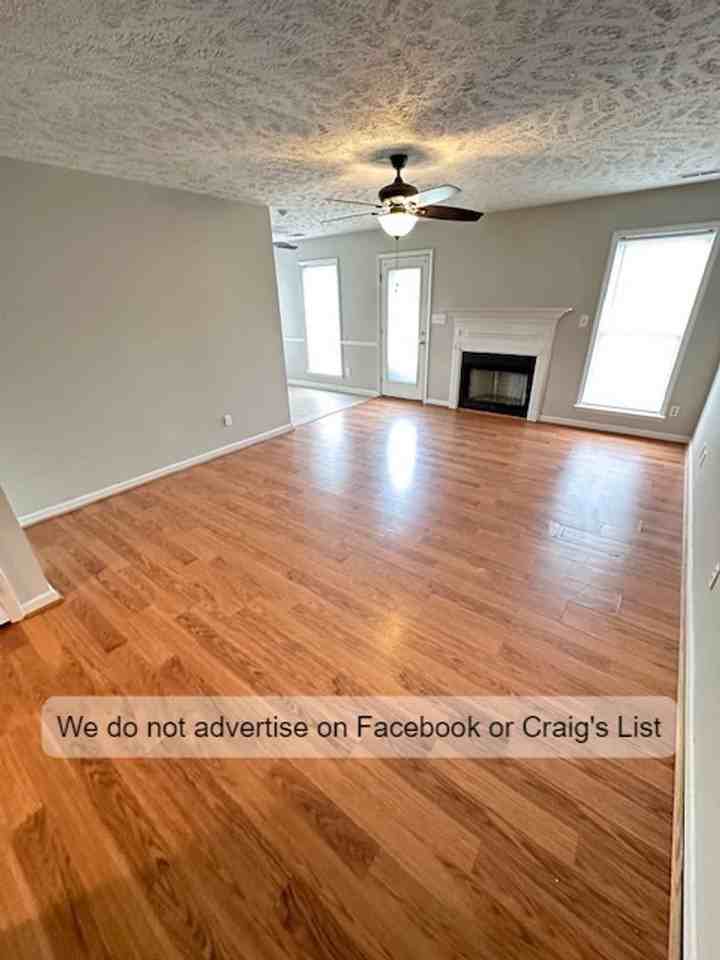 155 Barefoot Rd - Photo 2 of 11