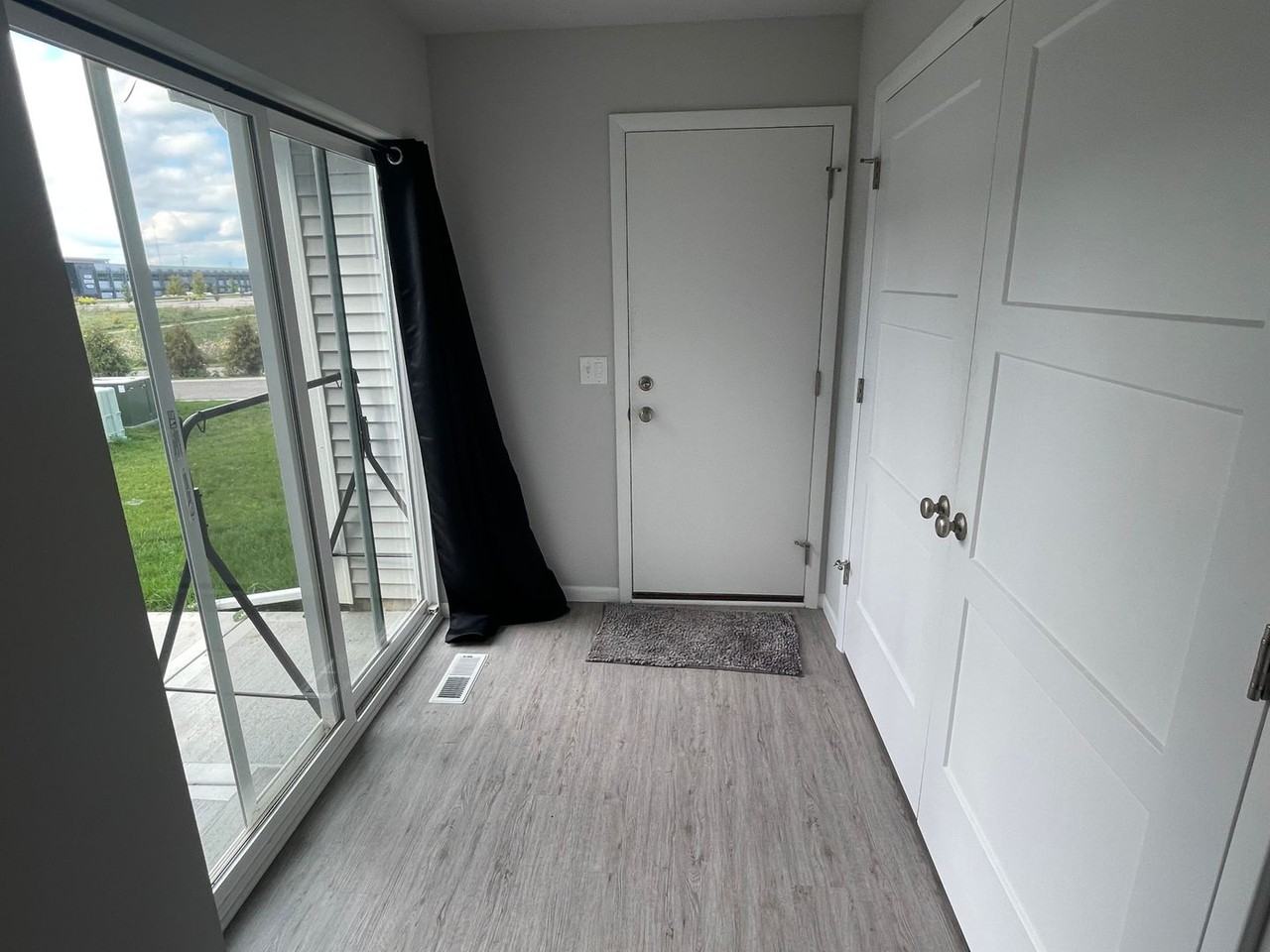 2748 Spark St - Photo 3 of 39