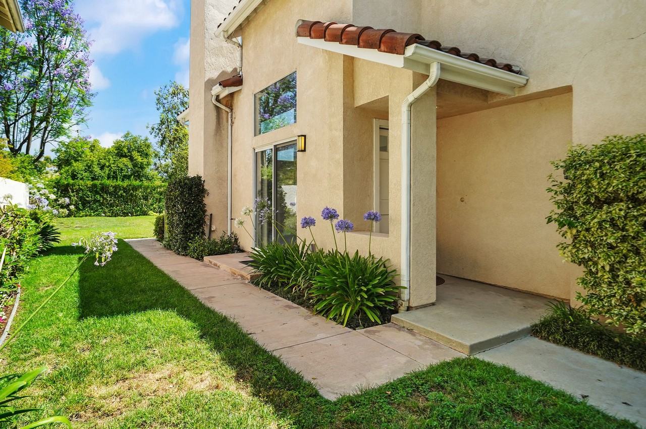 24629 Calle Largo - Photo 3 of 36