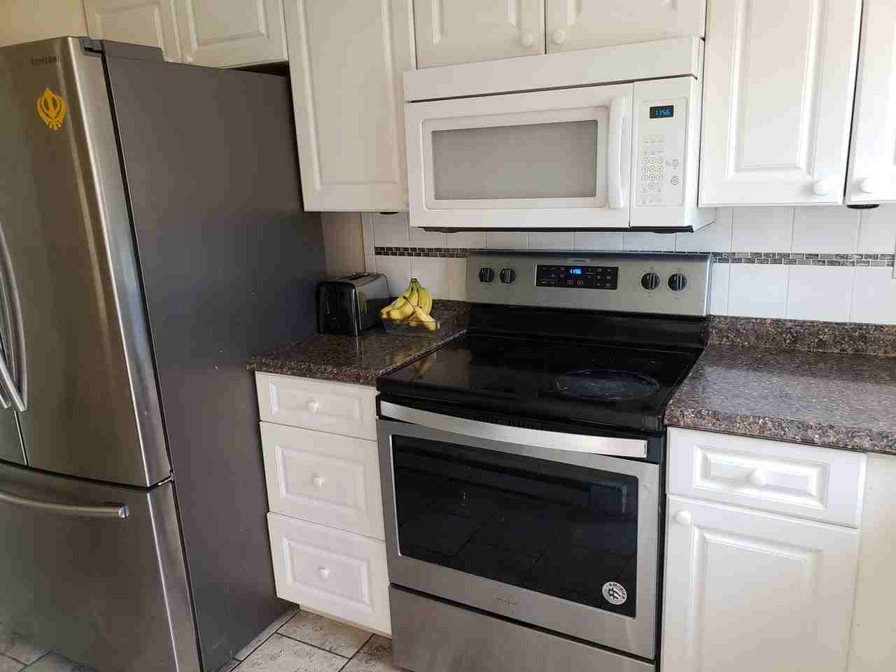 31 Regis Dr - Photo 2 of 10