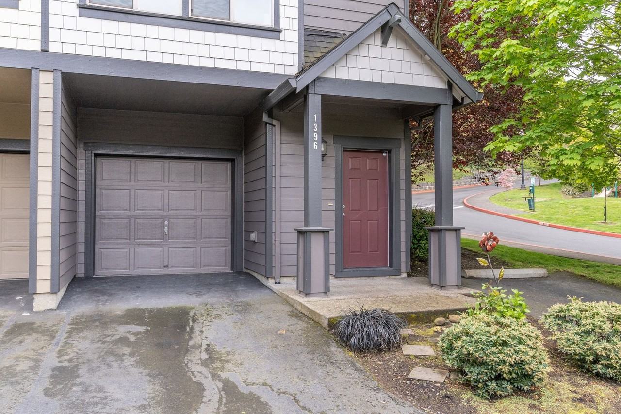 1396 Sw Edgefield Meadows Ter - Photo 2 of 16