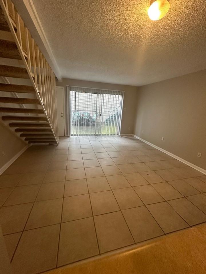 6779 Quail Hollow Ct - Photo 3 of 8