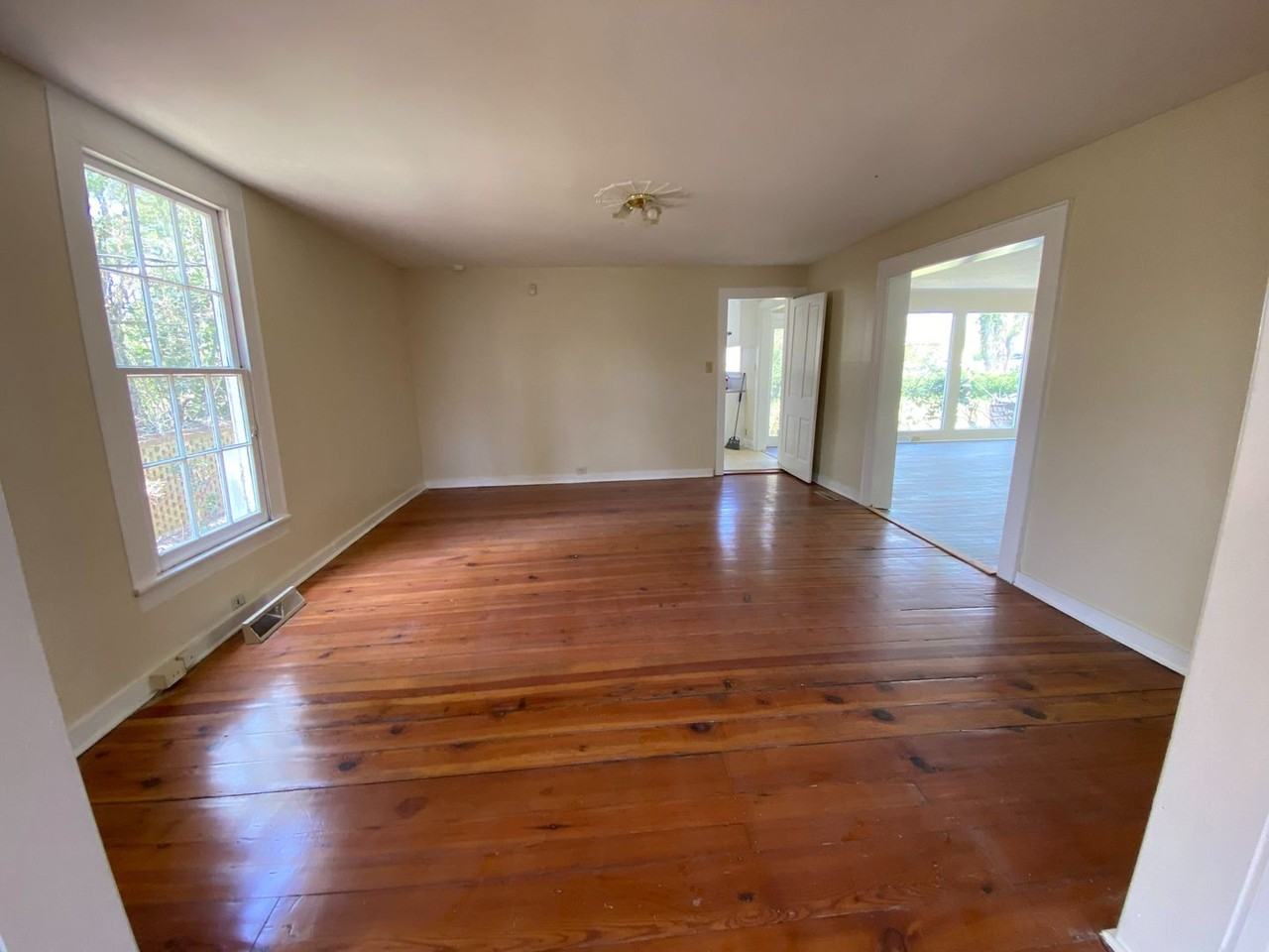 522 Walnut St - Photo 5 of 20