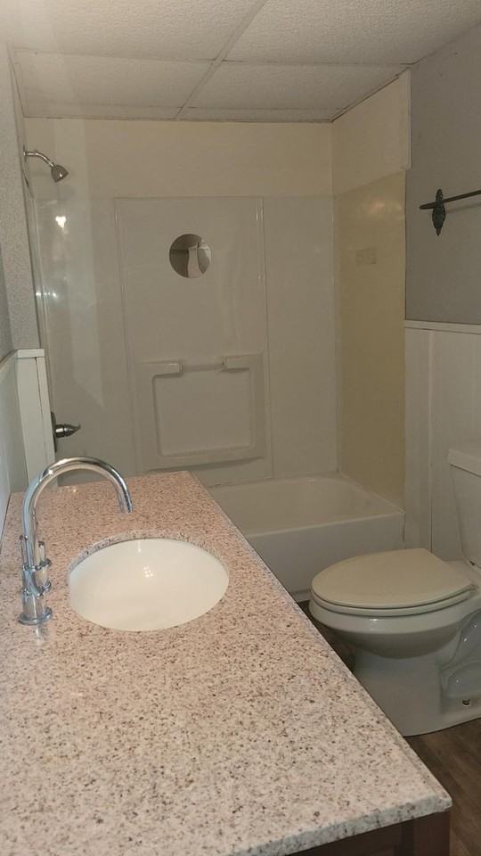 1014 W 3rd St - Photo 6 of 11
