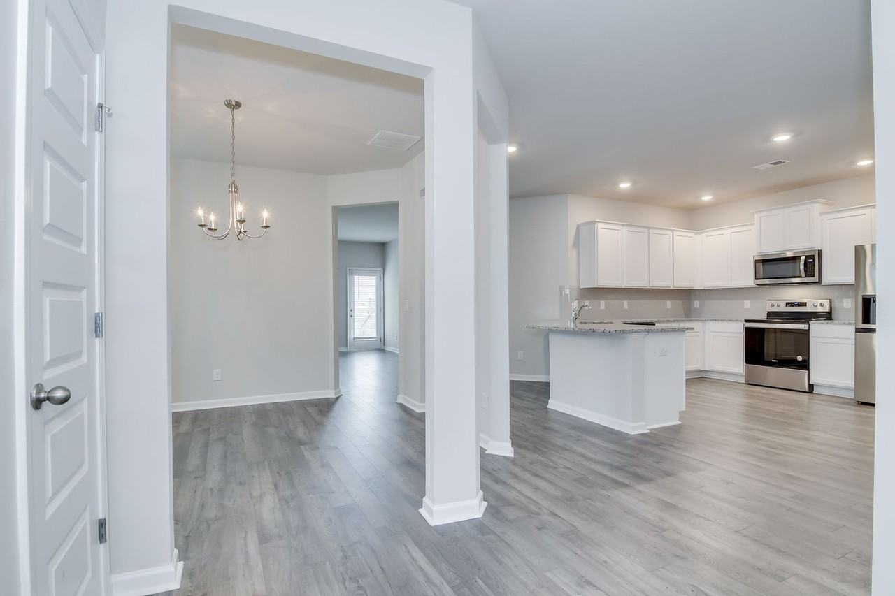 1009 Hay Meadow Dr - Photo 7 of 41