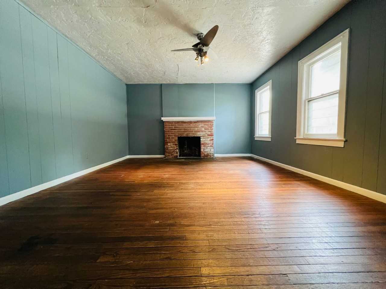 223 Sw 4th Ave - Photo 2 of 14