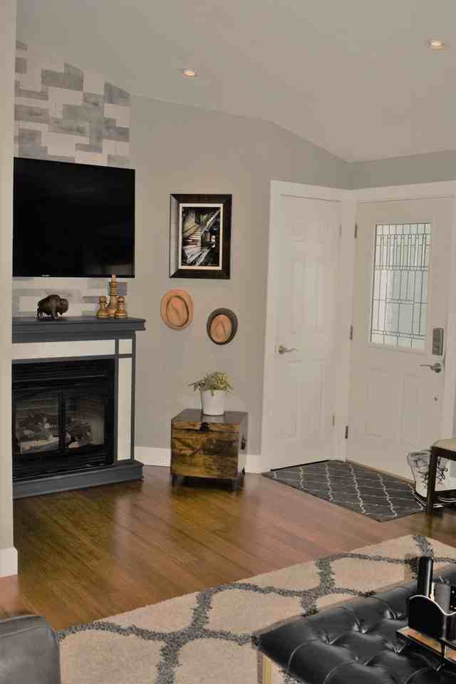 1817 Tyler Ave - Photo 3 of 46