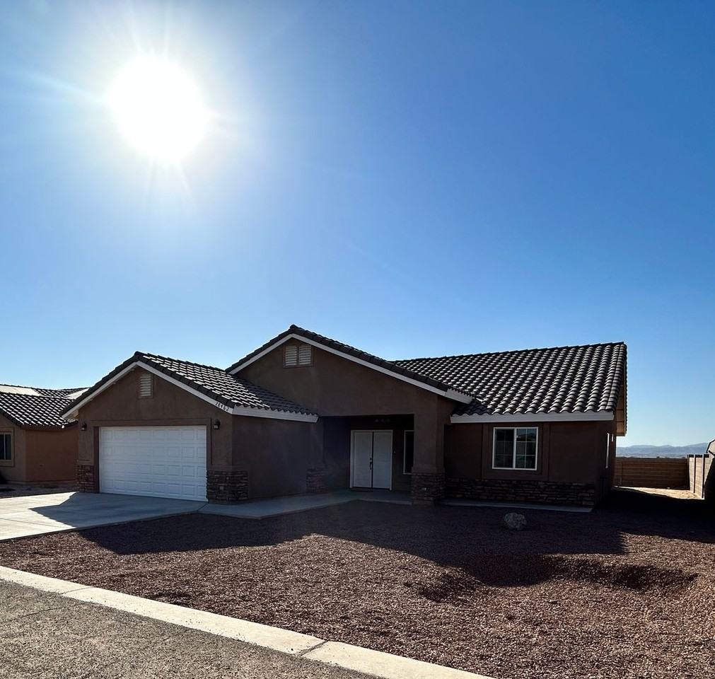 28462 Canal Ave - Photo 2 of 37