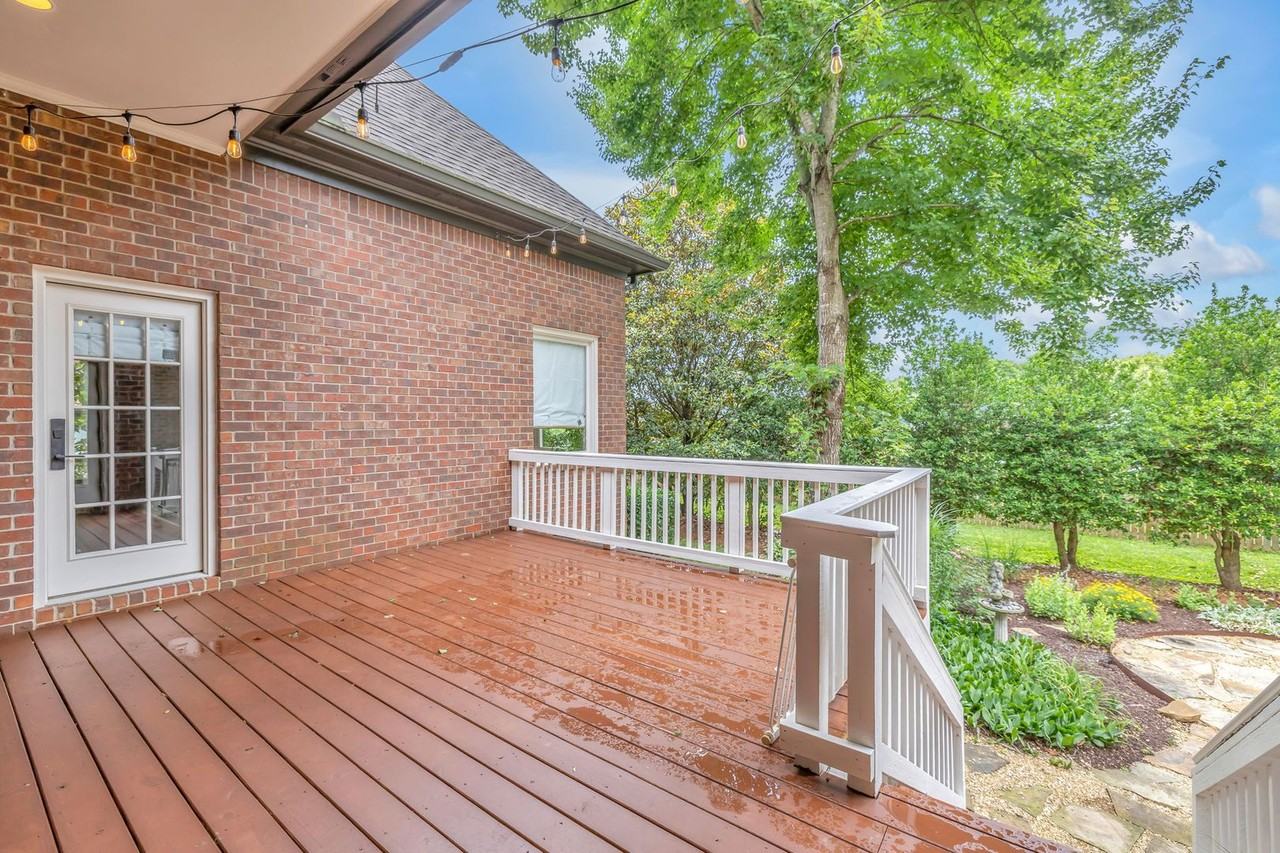 729 Harrow Ln - Photo 2 of 50