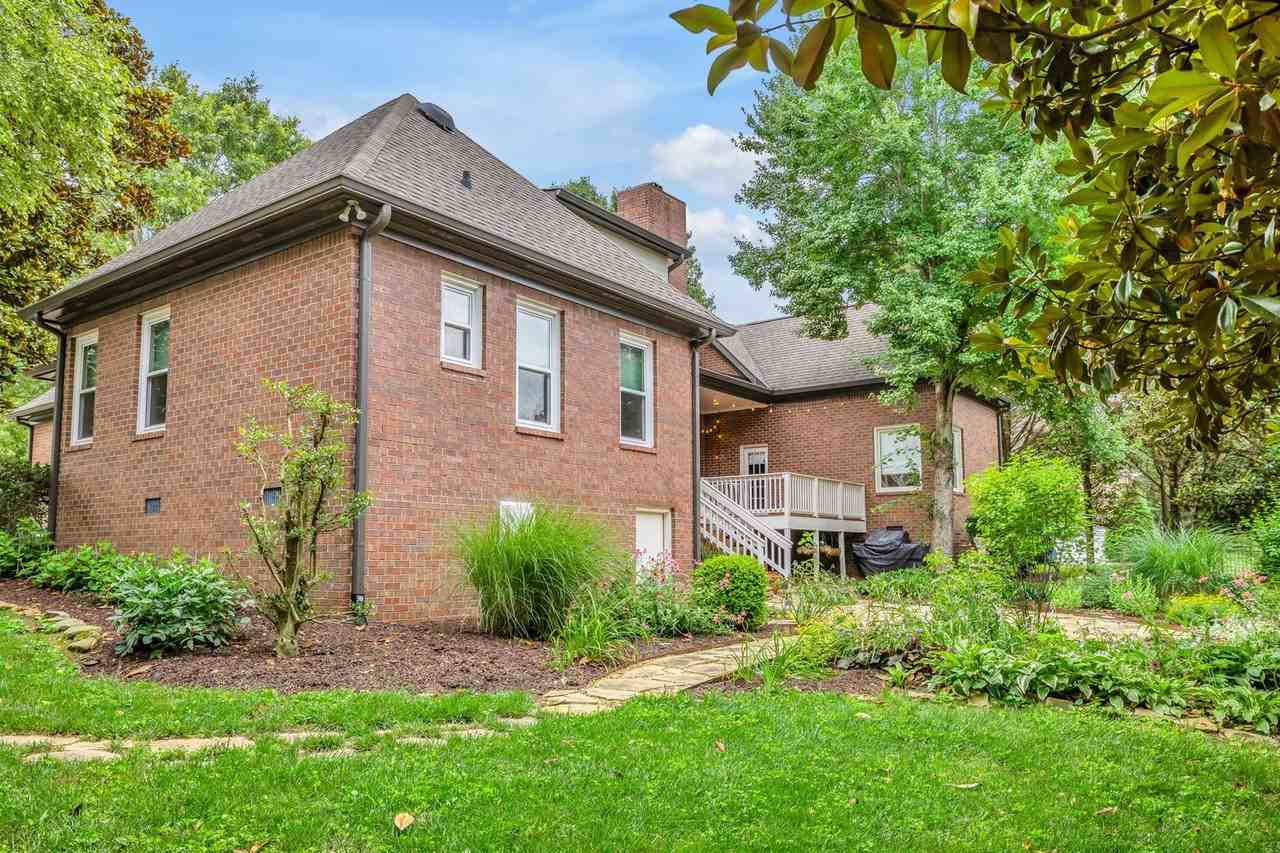 729 Harrow Ln - Photo 7 of 50