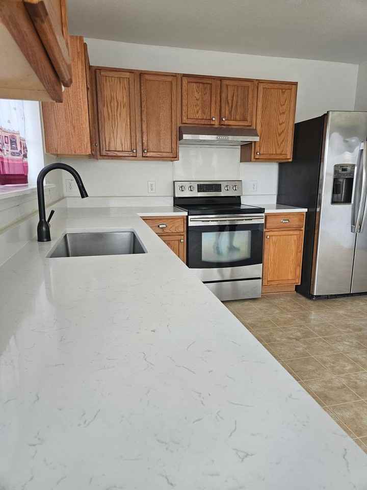13400 Coomes Dr - Photo 2 of 34