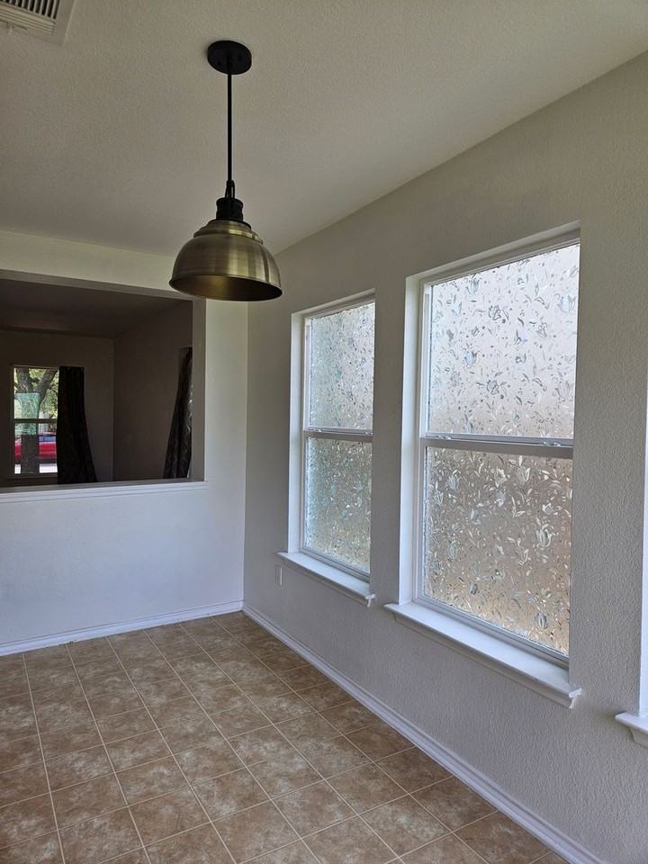 13400 Coomes Dr - Photo 6 of 34