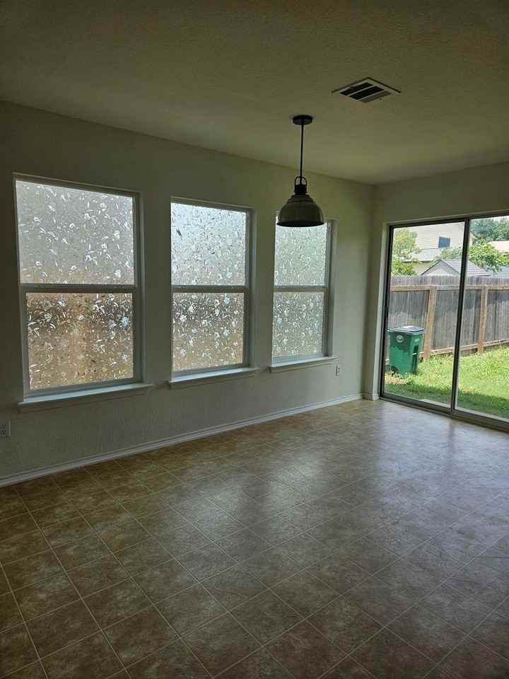 13400 Coomes Dr - Photo 7 of 34